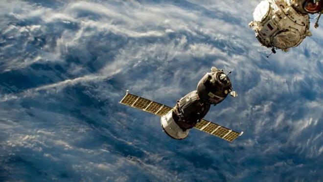 10公里內！美國衛(wèi)星4次靠近中國空間站4次接近試驗衛(wèi)星干啥？