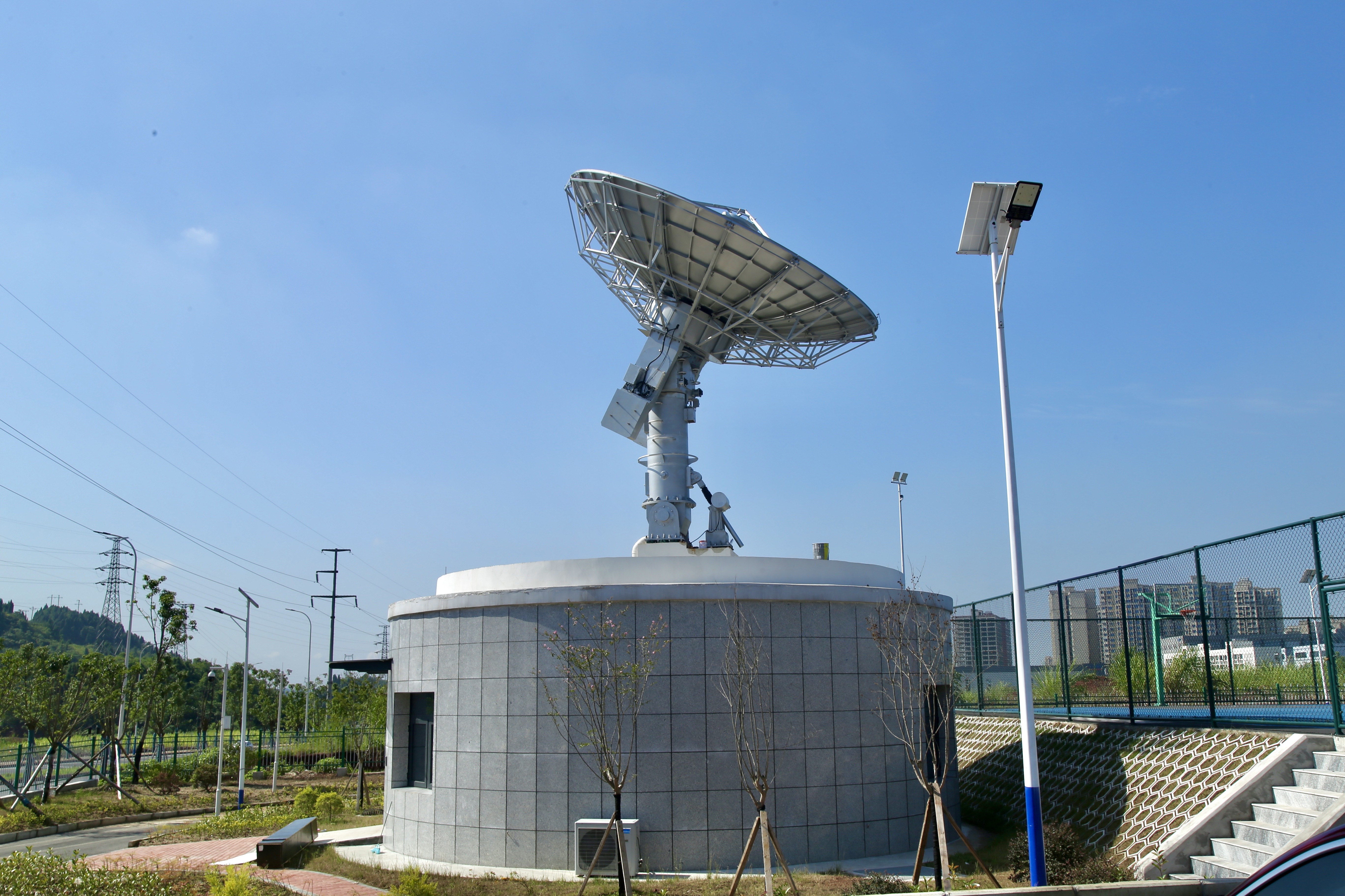 開創(chuàng)中國微小衛(wèi)星事業(yè)新局面