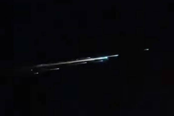 “中國衛(wèi)星給美國帶來一場壯觀的燈光秀”