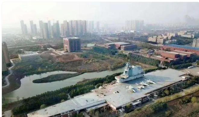 中國(guó)對(duì)航母需求有多迫切？005航母將開(kāi)建10萬(wàn)噸核動(dòng)力全球最強(qiáng)(圖2)
