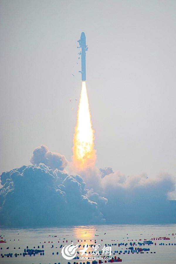 海陽(yáng)海上發(fā)射捷報(bào)！2025年中國(guó)火箭一箭十星開(kāi)啟新篇章