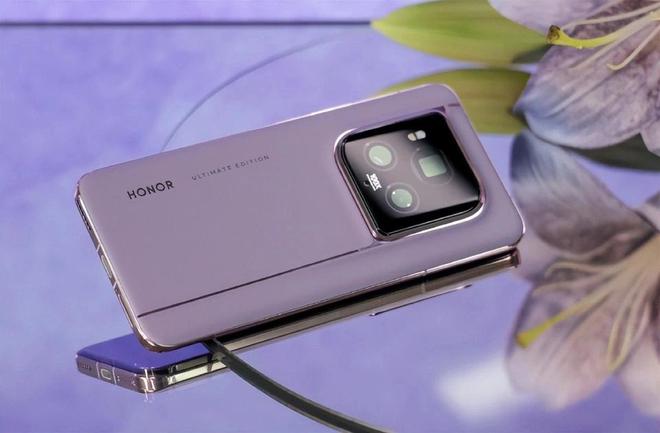 榮耀堅決清倉從6999元跌至4589元16GB+512GB+衛(wèi)星通信(圖4)
