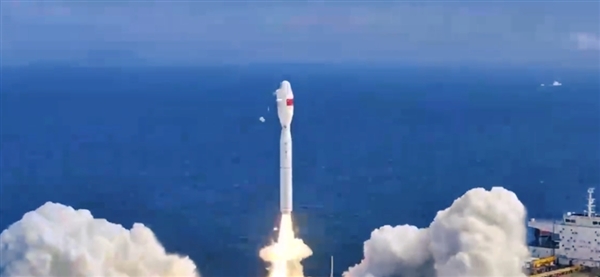 我國構(gòu)建地月空間三星星座(圖1)