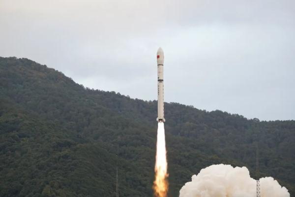 我國(guó)首次實(shí)現(xiàn)地月距離尺度衛(wèi)星激光測(cè)距(圖1)